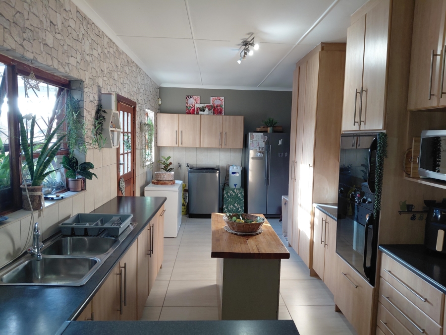 3 Bedroom Property for Sale in Strelitzia Park Eastern Cape